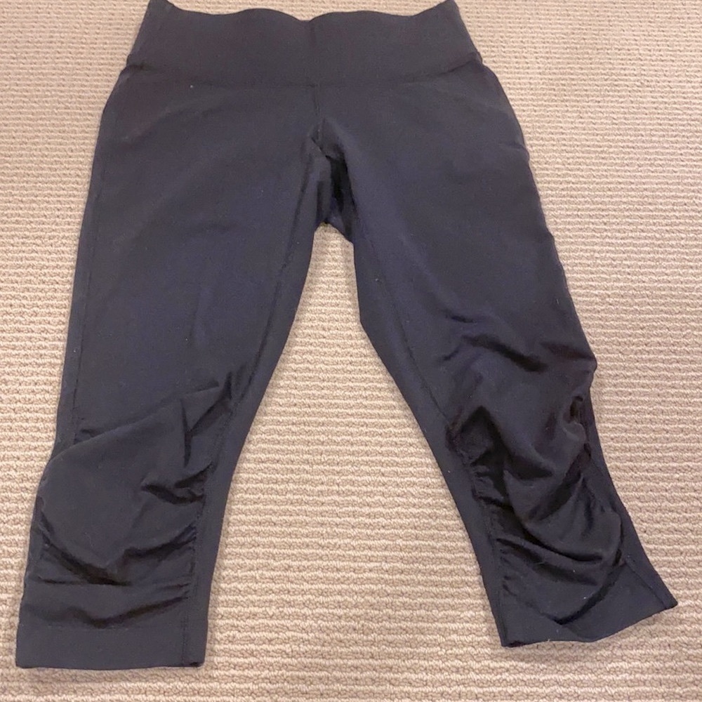 LUCY CROPPED WORKOUT LEGGINGS WITH  ORANGE TIE